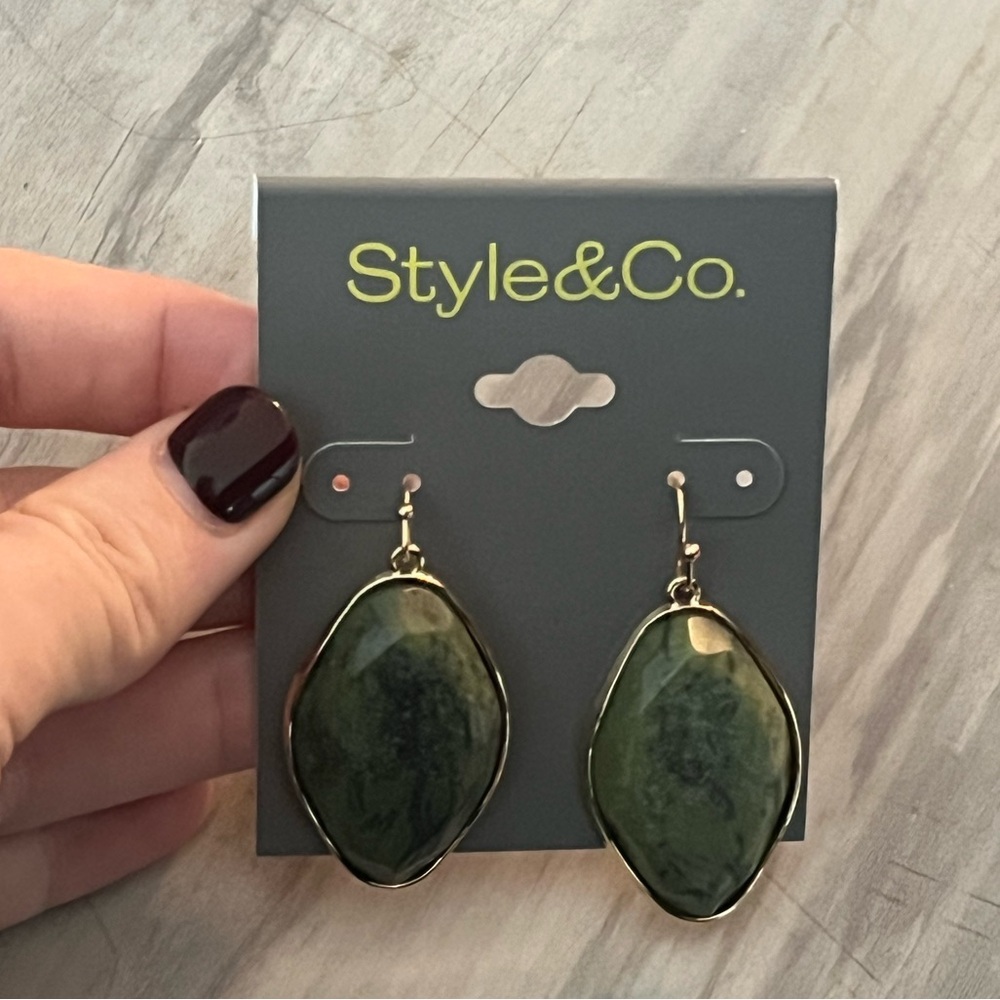 NWT jade dangly earrings